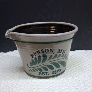 Vintage style‎ decorative crock featuring Benson, Minn Est. 1870